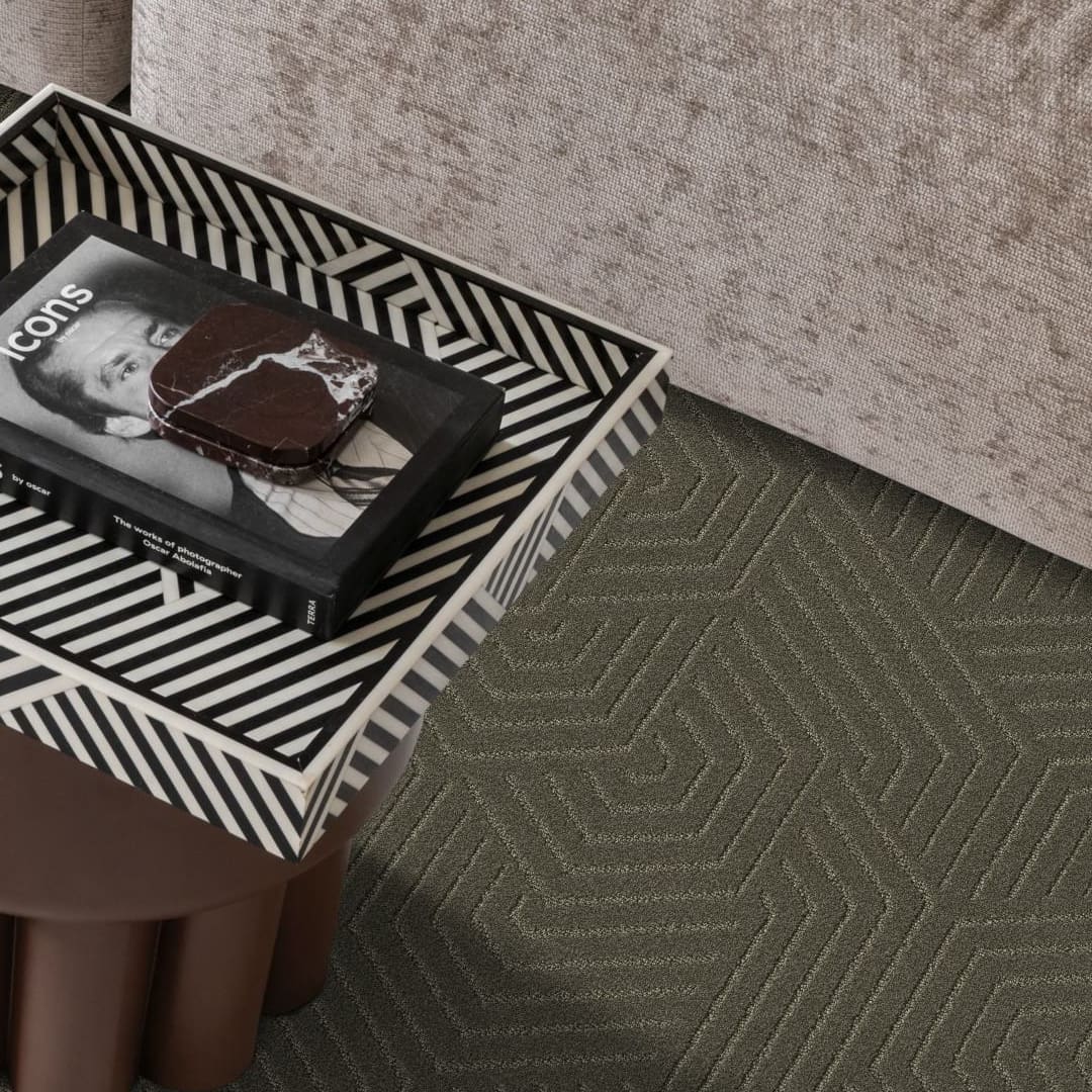 Ambiant Infinity Geometric Donkergroen 0901 - Vloerbedekking - Tapijt