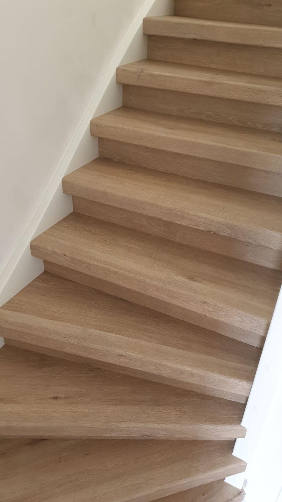 PVC Traprenovatie Easy Stairs Traptrede 51 River Oak Smoked - 100 x 62 cm (voor 2 treden) - Harman Vloeren Amsterdam