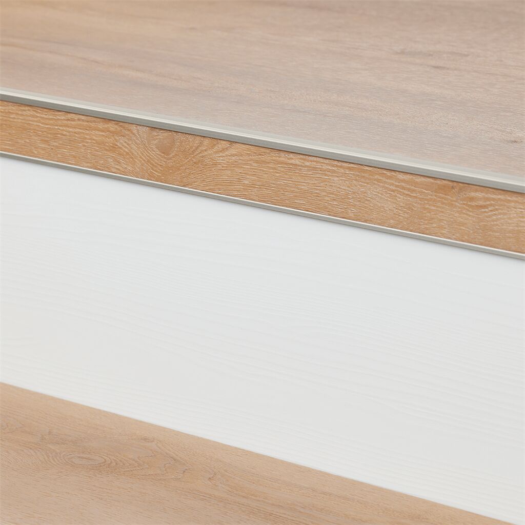 Stootbord - Ambiant RAL 9010 Wit Houtstructuur - 18 x 130 cm - Traprenovatie PVC