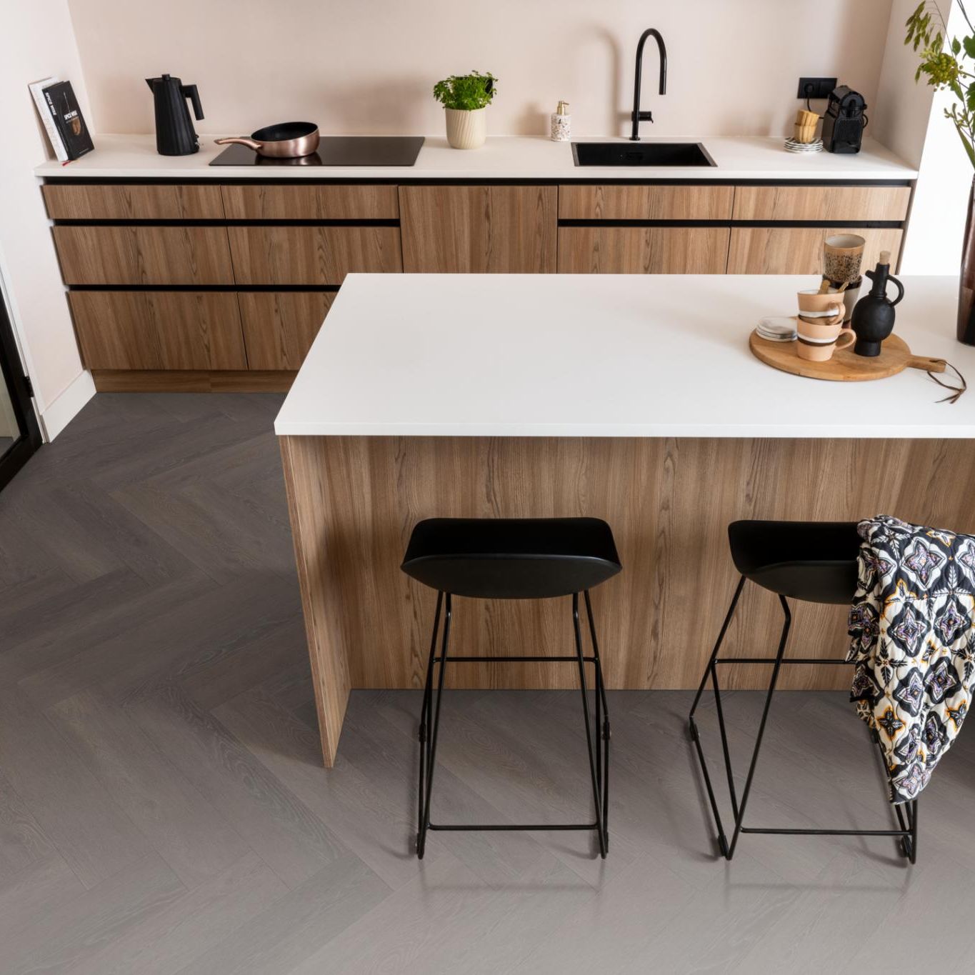 Ambiant Herringbone Dryback Charcoal - Plak PVC Vloer