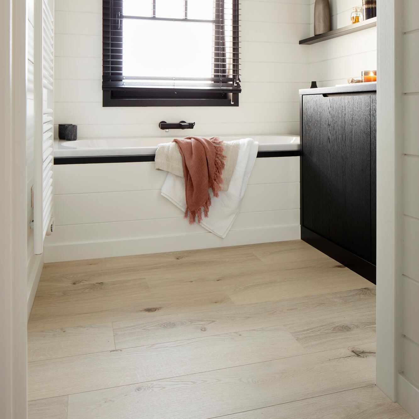 Berry Alloc Ocean 8 V4 62001318 Gyant Light Laminaat