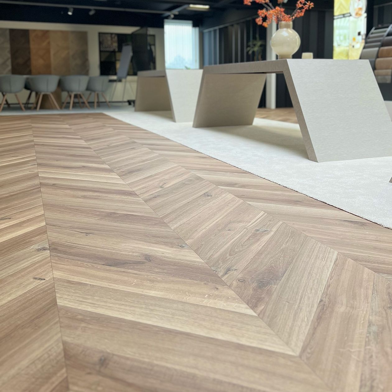 Interfloor Dynamic Hongaarse Punt H13 - Vinyl - Black Tex Backing