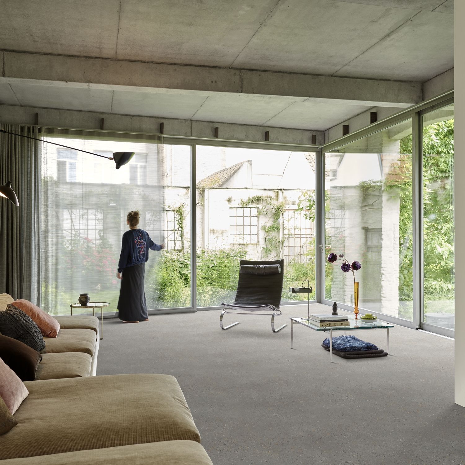 Interfloor Dynamic Stone 506 - Vinyl - Black Tex Back