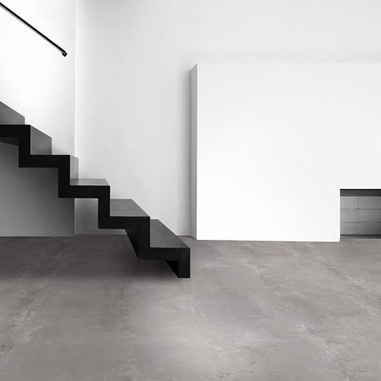 Interfloor Dynamic Cemento 685 - Vinyl - Black Tex Back