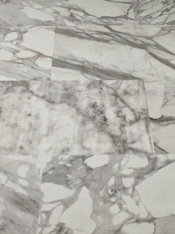 Desso Sense of Marble 1103 Carrara - Vloerbedekking - Tapijt - Harman Vloeren Amsterdam